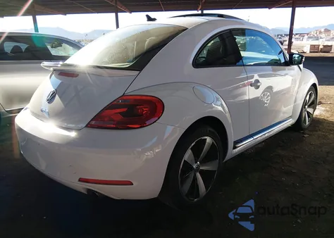 2012 Volkswagen Beetle 2.0T Turbo z USA, uszkodzony, nr VIN 3VWV67AT9CM650952